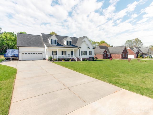 2261 Stallings Road, Harrisburg, NC 28075