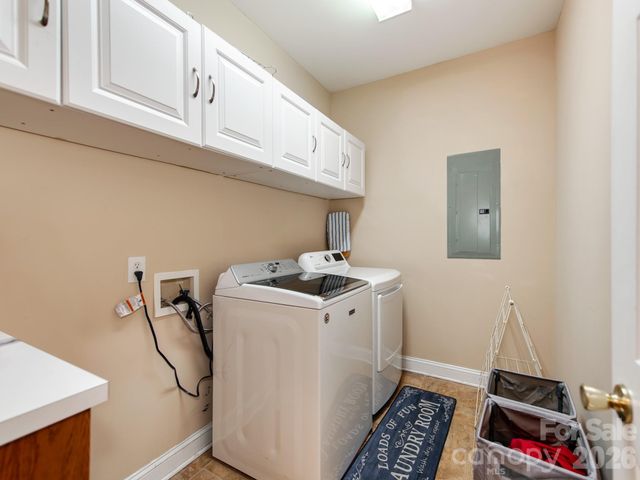 2261 Stallings Road, Harrisburg, NC 28075