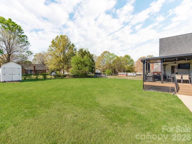 2261 Stallings Road, Harrisburg, NC 28075