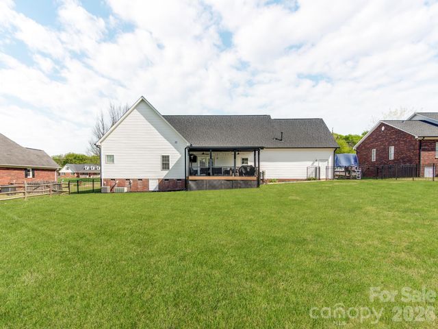 2261 Stallings Road, Harrisburg, NC 28075