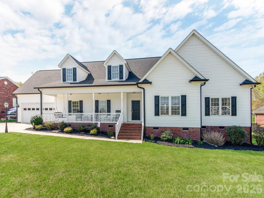 2261 Stallings Road, Harrisburg, NC 28075