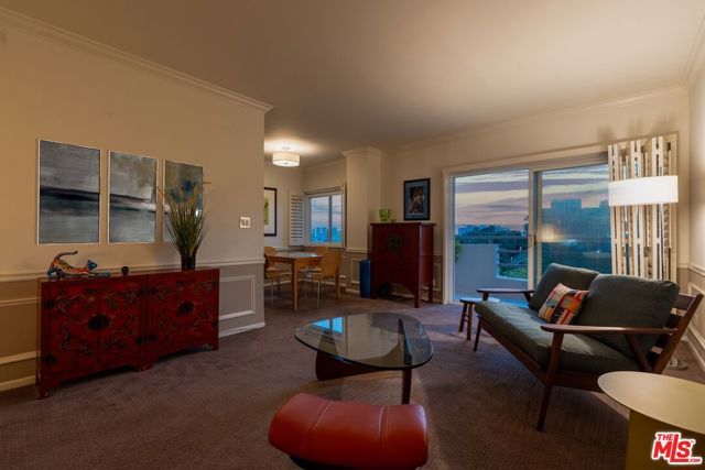 1131 Alta Loma Road 515, West Hollywood, CA 90069