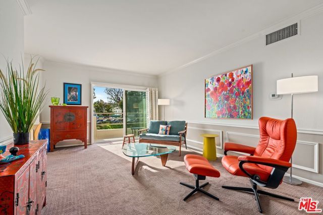 1131 Alta Loma Road 515, West Hollywood, CA 90069