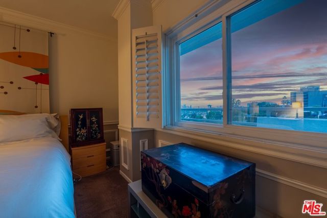 1131 Alta Loma Road 515, West Hollywood, CA 90069