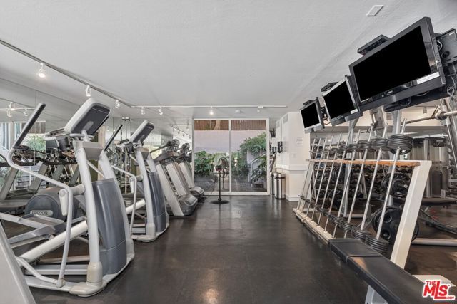 1131 Alta Loma Road 515, West Hollywood, CA 90069