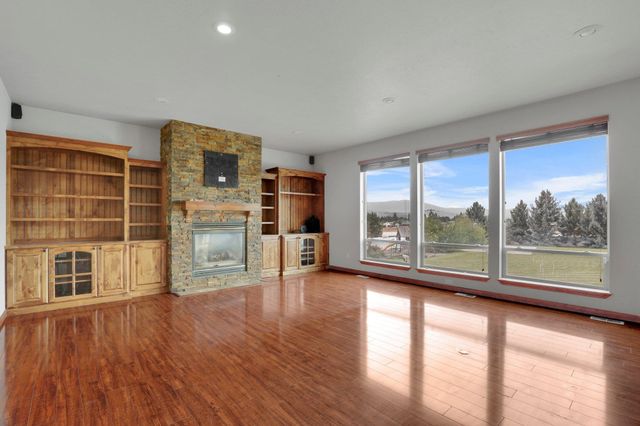 20306 E Happy Trails Ln, Otis Orchards, WA 99027