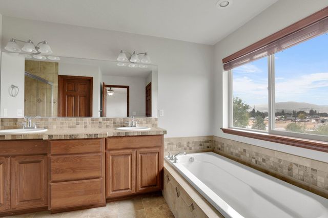 20306 E Happy Trails Ln, Otis Orchards, WA 99027