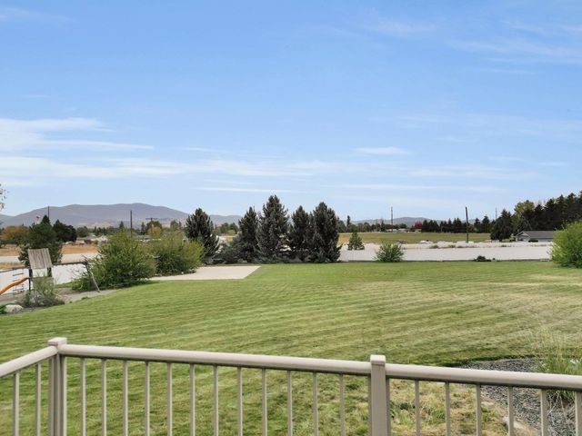 20306 E Happy Trails Ln, Otis Orchards, WA 99027