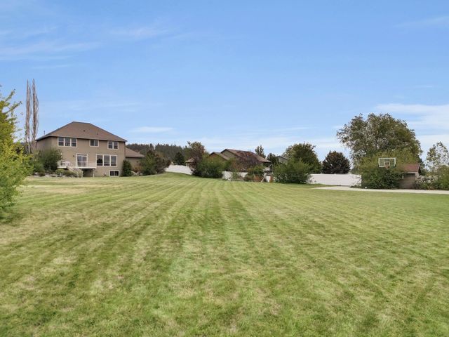 20306 E Happy Trails Ln, Otis Orchards, WA 99027