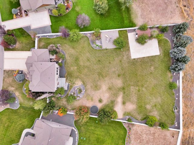 20306 E Happy Trails Ln, Otis Orchards, WA 99027