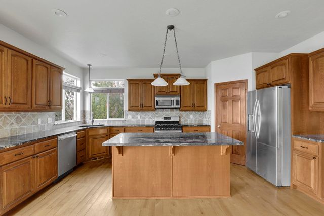 20306 E Happy Trails Ln, Otis Orchards, WA 99027