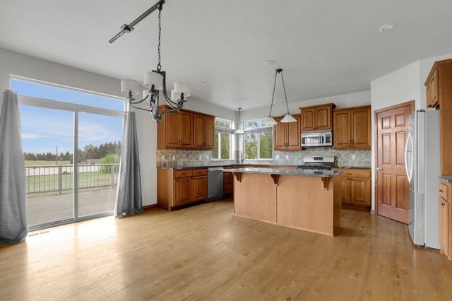 20306 E Happy Trails Ln, Otis Orchards, WA 99027