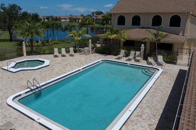 8445 Charter Club CIR 3, Fort Myers, FL 33919