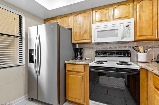 8445 Charter Club CIR 3, Fort Myers, FL 33919