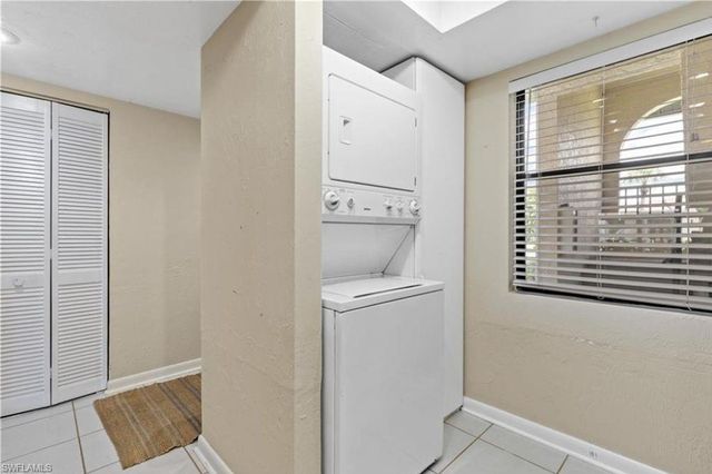 8445 Charter Club CIR 3, Fort Myers, FL 33919