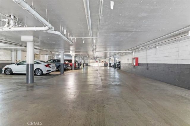 750 N Kings Road 111, West Hollywood, CA 90069