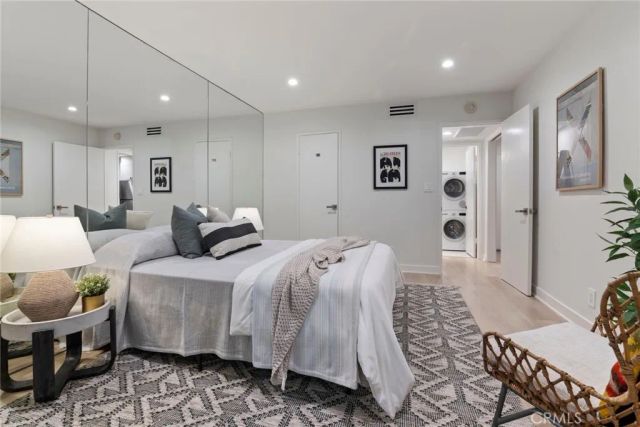 750 N Kings Road 111, West Hollywood, CA 90069