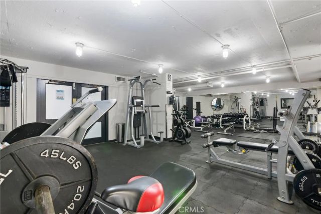 750 N Kings Road 111, West Hollywood, CA 90069