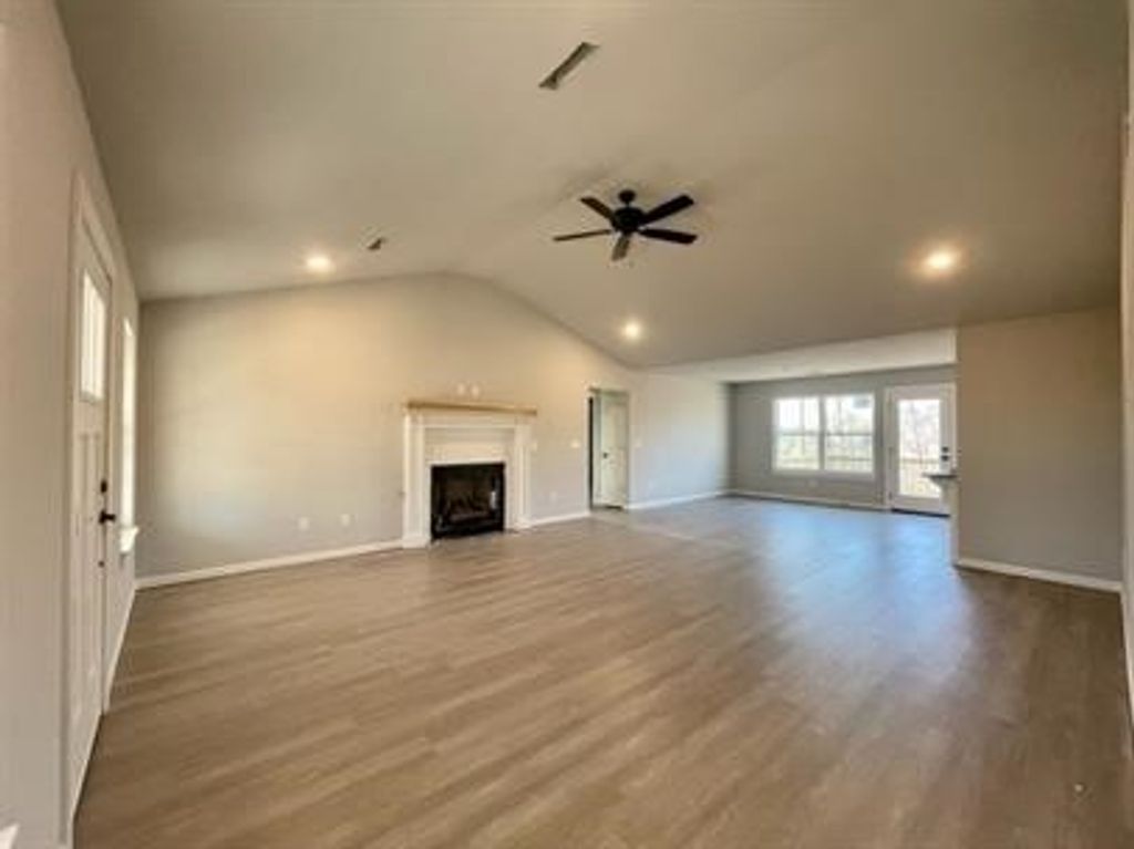 8 Copinsay Lane, Bella Vista, AR 72715