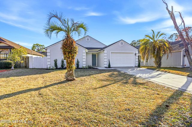 2170 THE WOODS Drive E, Jacksonville, FL 32246