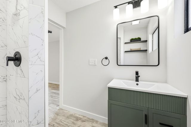 2170 THE WOODS Drive E, Jacksonville, FL 32246