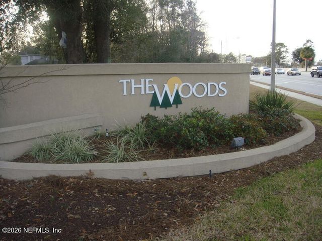 2170 THE WOODS Drive E, Jacksonville, FL 32246