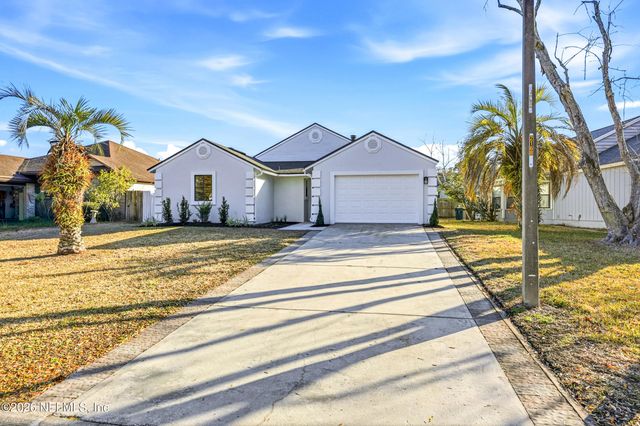 2170 THE WOODS Drive E, Jacksonville, FL 32246
