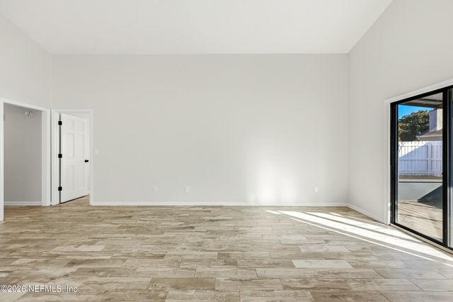 2170 THE WOODS Drive E, Jacksonville, FL 32246