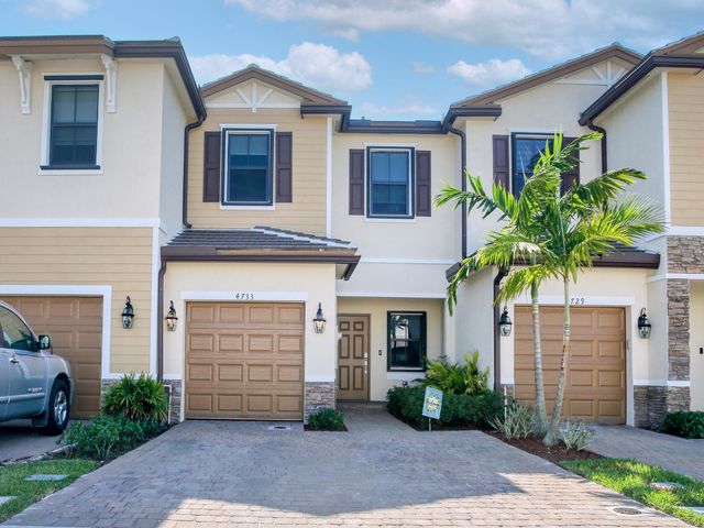 4733 Santa Cruz Way, Davie, FL 33314