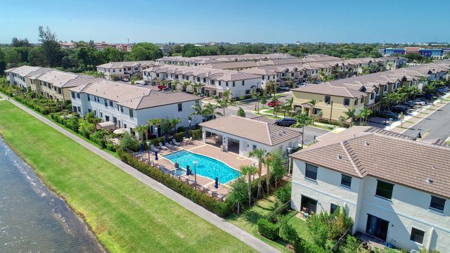 4733 Santa Cruz Way, Davie, FL 33314