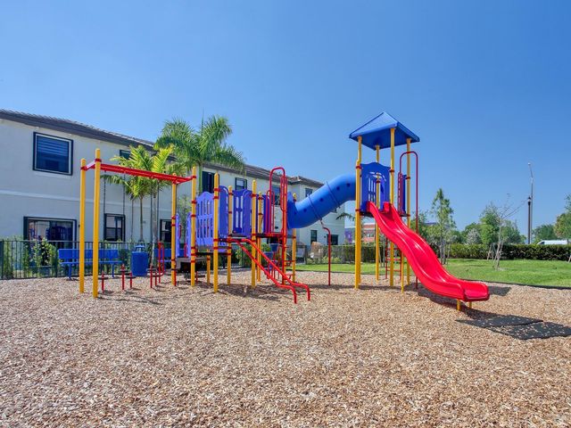 4733 Santa Cruz Way, Davie, FL 33314