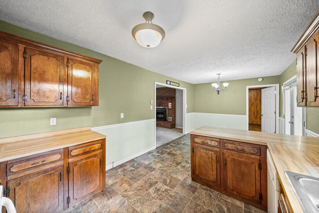 103 Hazelnut Ave, Camden, TN 38320