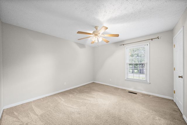 103 Hazelnut Ave, Camden, TN 38320