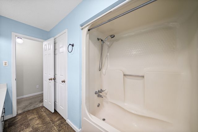 103 Hazelnut Ave, Camden, TN 38320