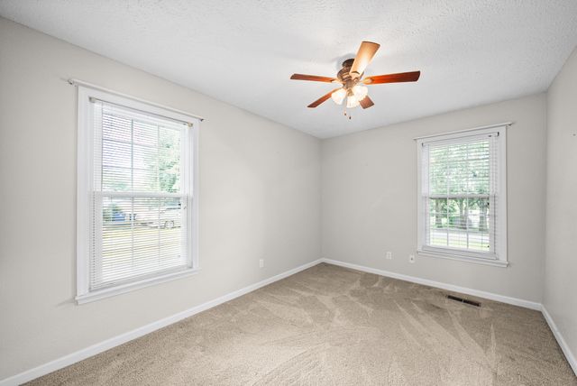 103 Hazelnut Ave, Camden, TN 38320