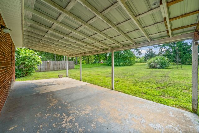 103 Hazelnut Ave, Camden, TN 38320