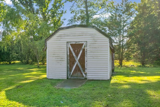 103 Hazelnut Ave, Camden, TN 38320