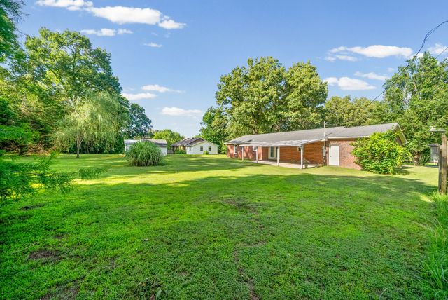 103 Hazelnut Ave, Camden, TN 38320