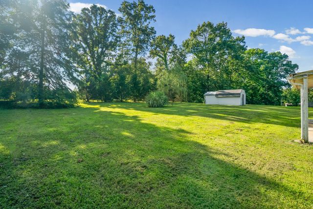 103 Hazelnut Ave, Camden, TN 38320