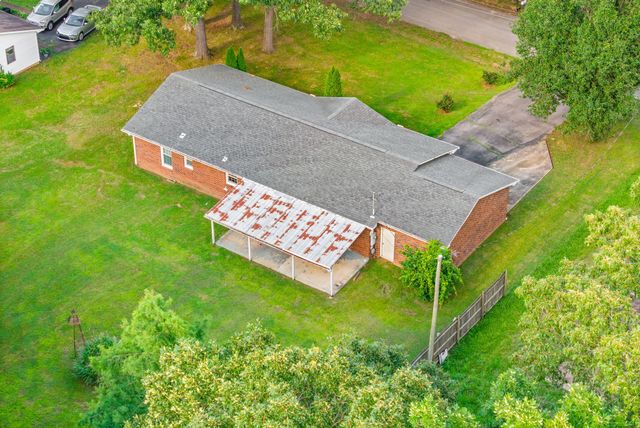 103 Hazelnut Ave, Camden, TN 38320