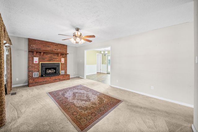 103 Hazelnut Ave, Camden, TN 38320