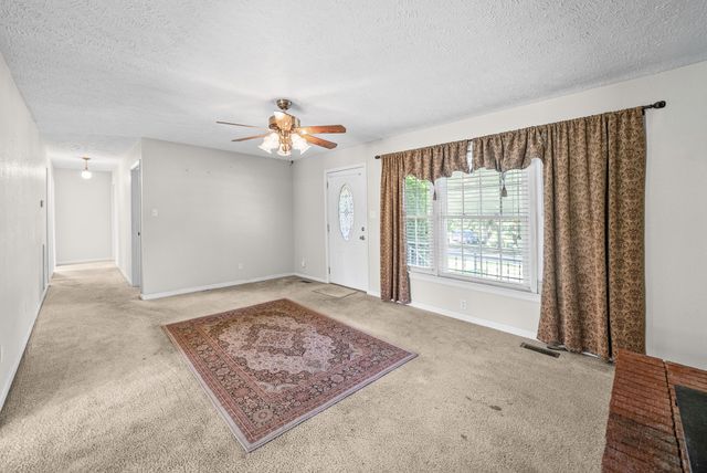 103 Hazelnut Ave, Camden, TN 38320