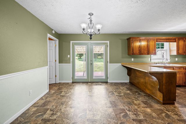 103 Hazelnut Ave, Camden, TN 38320