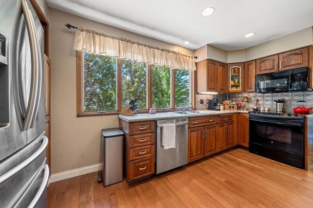 3112 SHELDON DRIVE, Oshkosh, WI 54904