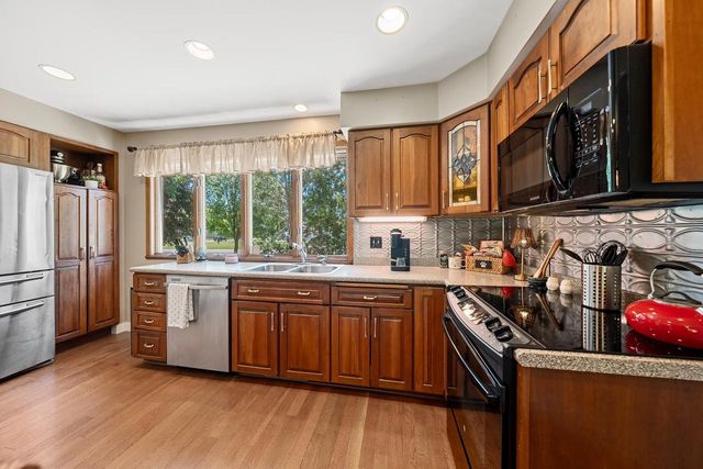3112 SHELDON DRIVE, Oshkosh, WI 54904
