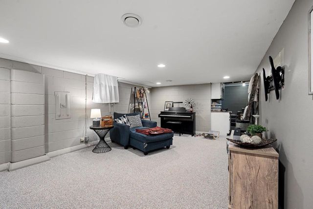 3112 SHELDON DRIVE, Oshkosh, WI 54904
