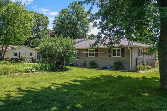 3112 SHELDON DRIVE, Oshkosh, WI 54904