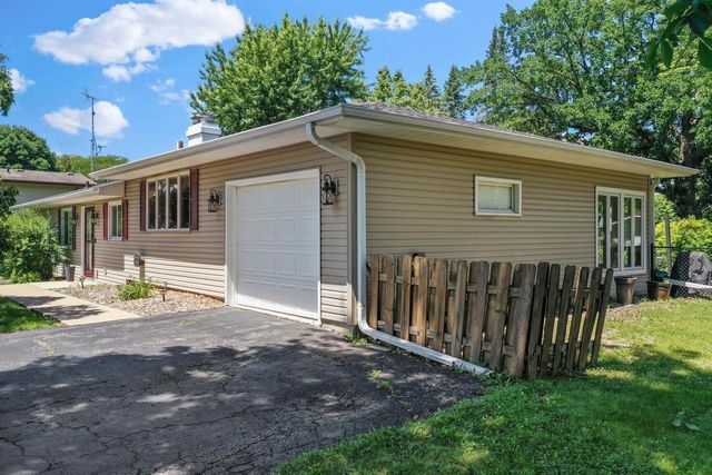 3112 SHELDON DRIVE, Oshkosh, WI 54904