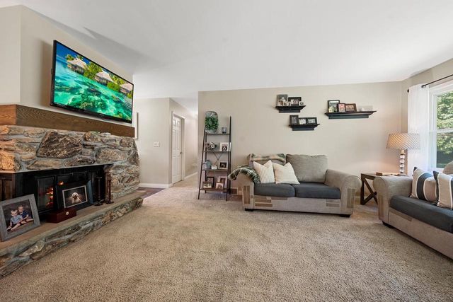 3112 SHELDON DRIVE, Oshkosh, WI 54904