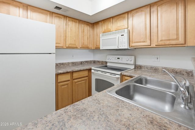 3601 W TIERRA BUENA Lane 145, Phoenix, AZ 85053